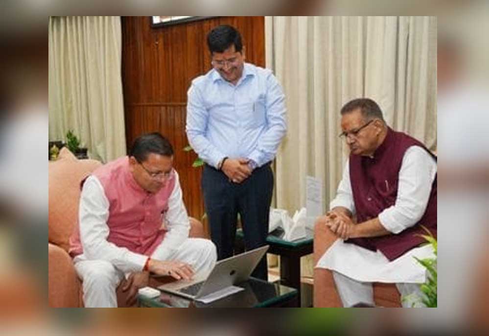 CM धामी ने लॉन्च किया ‘मनोरमा कृषि रक्षक’ ऐप, AI बताएगा फसल की बीमारी, मौसम का मिलेगा अलर्ट