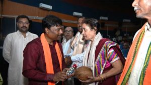 शिक्षकों के सम्मान में सजा मंच, केदार कश्यप ने सेवानिवृत्त शिक्षकों और शिक्षा दूतों को दिए सम्मान