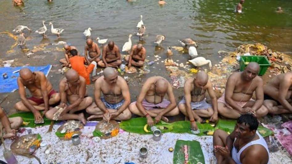 पितृ पक्ष 2026: 27 सितंबर से शुरू होंगे श्राद्ध, 10 अक्टूबर को सर्वपितृ अमावस्या पितृ पक्ष 2026: 27 सितंबर से शुरू होंगे श्राद्ध, 10 अक्टूबर को सर्वपितृ अमावस्या