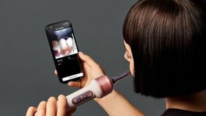 Dyson ने लॉन्च किया AI वाला CameraJet टूथब्रश, कैमरा देखकर खुद साफ करेगा दांतों के गैप