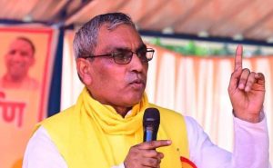 सहारनपुर में अवैध मस्जिद पर कार्रवाई, राजभर ने अखिलेश से पूछा-मलबे के सामने फातिहा पढ़ेंगे?
