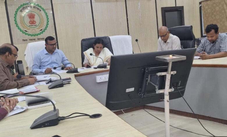 ‘आशीर्वाद का दीया’ कार्यक्रम से संवर रहा महिलाओं का जीवन, मिट्टी के दीयों में झलक रहा स्वावलंबन और आत्मनिर्भरता का सपना।