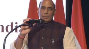 पाकिस्तान को राजनाथ सिंह की चेतावनी, आतंकवाद जारी रहा तो हमले के लिए भारत तैयार