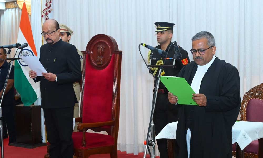 छत्तीसगढ़ हाईकोर्ट को मिला नया चीफ जस्टिस! न्यायाधिपति कृष्न राम महापात्र ने ली पद की शपथ