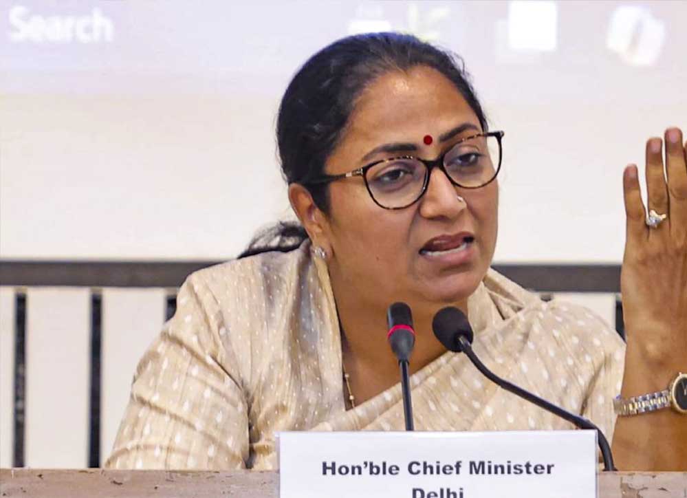 दिल्ली में पुरानी इमारतों पर बड़ा एक्शन, 20-30 साल पुराने भवनों में नहीं चलेंगे हॉस्टल और नर्सिंग होम