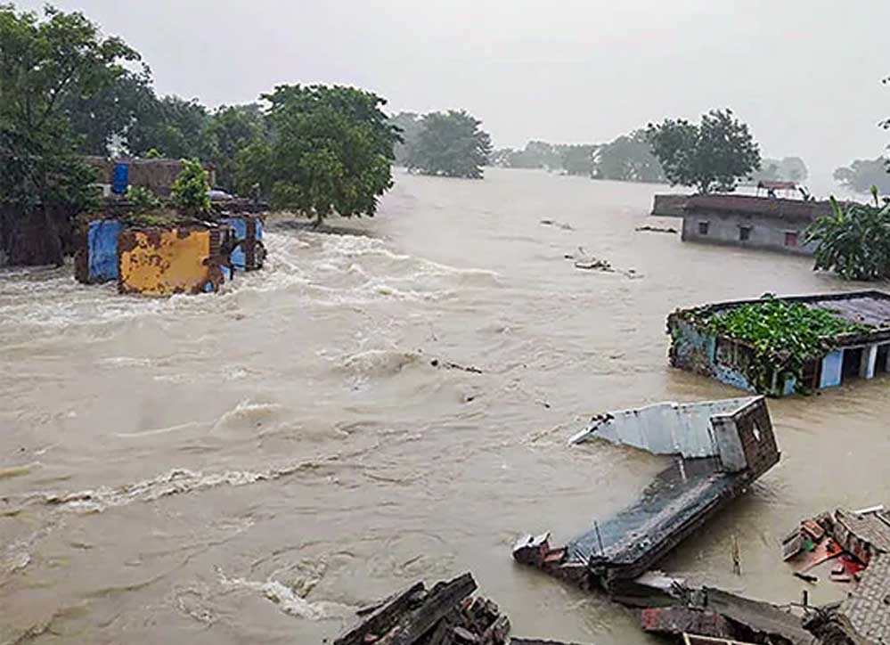 बिहार में बाढ़ से बिगड़े हालात, 22.42 लाख लोग पानी से घिरे; गंगा ने तोड़ा पुराना रिकॉर्ड