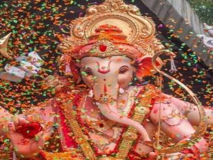 गणपति स्थापना का सुबह का मुहूर्त छूटा? दोपहर बाद इन 3 शुभ समय में घर लाएं बप्पा