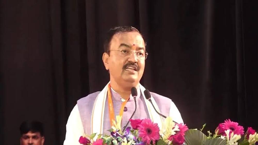 पिछली सरकारों के दौर के गुंडाराज पर निशाना साधते हुए योगी सरकार की कानून-व्यवस्था की सराहना की पिछली सरकारों के दौर के गुंडाराज पर निशाना साधते हुए योगी सरकार की कानून-व्यवस्था की सराहना की