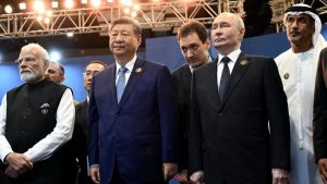 BRICS में अमेरिका की नीतियों पर निशाना, फिर भी भारत का रुख संतुलित; क्या बदली विदेश नीति? BRICS में अमेरिका की नीतियों पर निशाना, फिर भी भारत का रुख संतुलित; क्या बदली विदेश नीति?