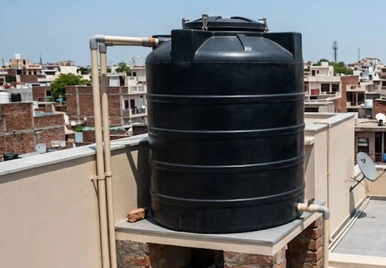 छत पर पानी की टंकी किस दिशा में रखें? वास्तु के अनुसार जानें सही और गलत दिशा