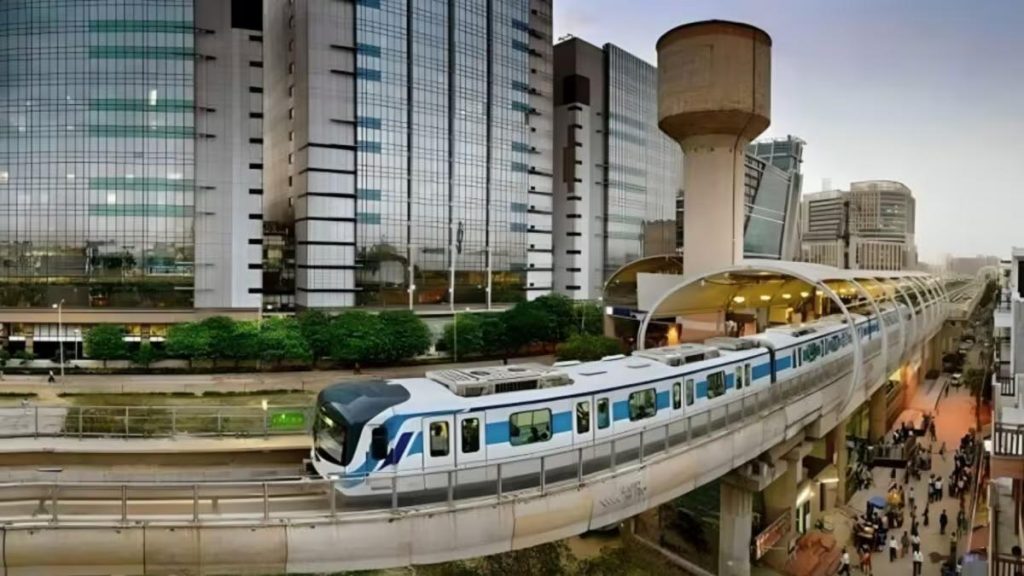 गुरुग्राम मेट्रो विस्तार में बड़ा बदलाव, 3 स्टेशनों पर स्काईवॉक, बस बे और पिक-ड्रॉप की सुविधा गुरुग्राम मेट्रो विस्तार में बड़ा बदलाव, 3 स्टेशनों पर स्काईवॉक, बस बे और पिक-ड्रॉप की सुविधा
