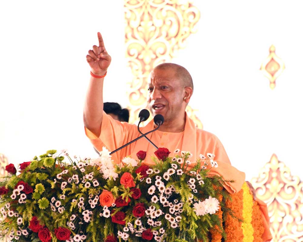 मुख्यमंत्री योगी आदित्यनाथ ने अयोध्या से की बड़ी घोषणा, कार्यकत्रियों और सहायिकाओं के परिवार को हर साल पांच लाख रुपये तक कैशलेस इलाज