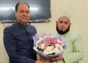 अल्पसंख्यक समाज के विकास को लेकर मौलाना खालिद राशिद फरंगी महली से मिले आयोग अध्यक्ष