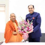 अल्पसंख्यक आयोग के नव-नियुक्त अध्यक्ष मोहसिन रज़ा ने मुख्यमंत्री योगी आदित्यनाथ से की शिष्टाचार भेंट। अल्पसंख्यक आयोग के नव-नियुक्त अध्यक्ष मोहसिन रज़ा ने मुख्यमंत्री योगी आदित्यनाथ से की शिष्टाचार भेंट।