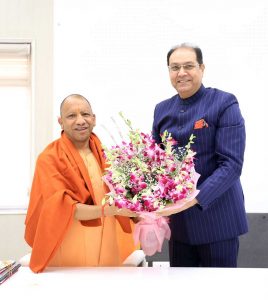 अल्पसंख्यक आयोग के नव-नियुक्त अध्यक्ष मोहसिन रज़ा ने मुख्यमंत्री योगी आदित्यनाथ से की शिष्टाचार भेंट। अल्पसंख्यक आयोग के नव-नियुक्त अध्यक्ष मोहसिन रज़ा ने मुख्यमंत्री योगी आदित्यनाथ से की शिष्टाचार भेंट।