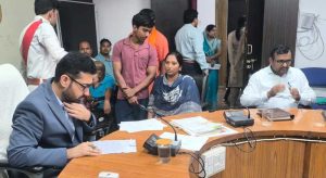 कलेक्टर  लंगेह ने जनदर्शन में सुनी आमजनों की समस्याएं, निराकरण के दिए निर्देश