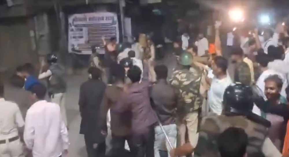 हिस्ट्रीशीटर सोहेल खान ने Bilaspur में किया सरेंडर, पुलिस ने 3 साथियों को भी दबोचा हिस्ट्रीशीटर सोहेल खान ने Bilaspur में किया सरेंडर, पुलिस ने 3 साथियों को भी दबोचा