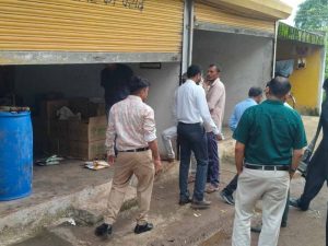 दुर्ग में अवैध कीटनाशक का कारोबार पकड़ा, बनाने और बेचने वाले आरोपी गिरफ्तार दुर्ग में अवैध कीटनाशक का कारोबार पकड़ा, बनाने और बेचने वाले आरोपी गिरफ्तार