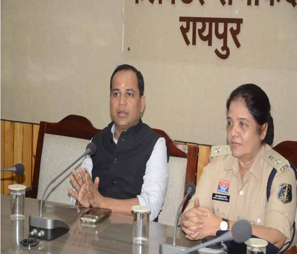 विदेशी छात्रों की सुरक्षा को लेकर कलेक्टर-SP की बैठक, दिए जरूरी निर्देश