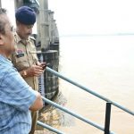 महानदी के बढ़े जलस्तर से जांजगीर-चांपा में अलर्ट, कलेक्टर-SP ने किया निरीक्षण महानदी के बढ़े जलस्तर से जांजगीर-चांपा में अलर्ट, कलेक्टर-SP ने किया निरीक्षण