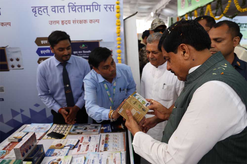 आहार-विचार और व्यवहार में संतुलन है स्वस्थ जीवन का आधार आहार-विचार और व्यवहार में संतुलन है स्वस्थ जीवन का आधार