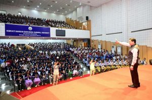 सीएम धामी ने विद्यार्थियों से किया सीधा संवाद, कहा—युवा ही देश और प्रदेश के भविष्य के निर्माता