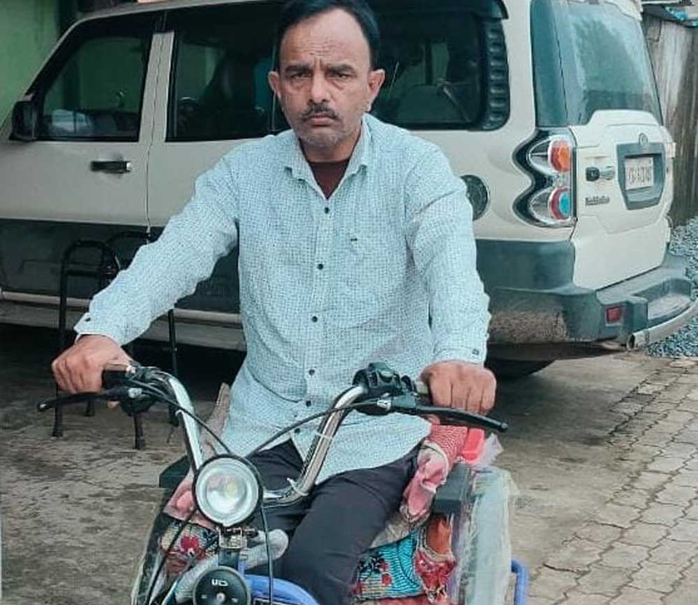 मंत्री  लक्ष्मी राजवाड़े की संवेदनशील पहल: आवेदन के 48 घंटे के भीतर दिव्यांग विष्णु लाल यादव को मिली इलेक्ट्रिक स्कूटी