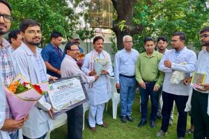 स्टाइपेंड वृद्धि को लेकर मध्यप्रदेश के इंटर्न डॉक्टरों ने स्टाइपेंड वृद्धि को लेकर मध्यप्रदेश के इंटर्न डॉक्टरों ने