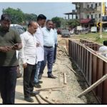 NH निर्माण की गुणवत्ता पर उठे सवाल, मौके पर पहुंचे अध्यक्ष-उपाध्यक्ष; काम कराया बंद