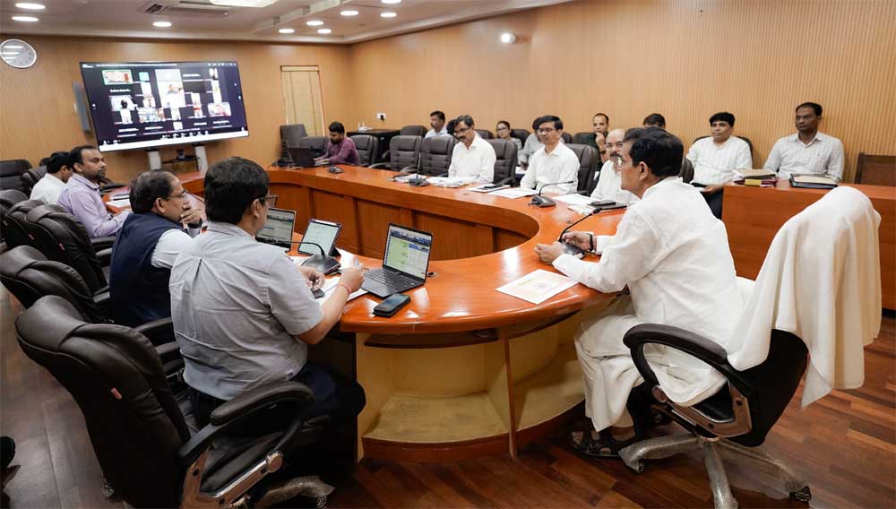 जलभराव की समस्या का तत्काल समाधान सुनिश्चित करने के लिए नगर निगमों और स्थानीय निकायों को किया गया सचेत