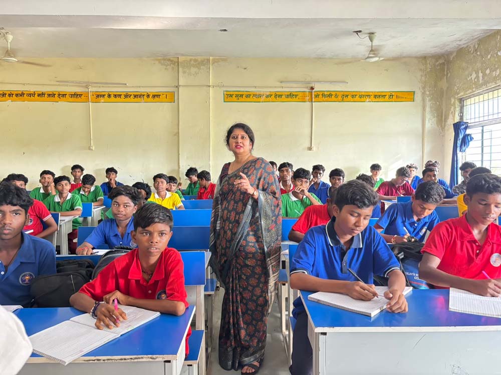 कवर्धा के पीवीजीटी क्षेत्र में बाल अधिकारों की गूंज, डॉ. वर्णिका शर्मा ने लगाई बाल चौपाल 2.0 कवर्धा के पीवीजीटी क्षेत्र में बाल अधिकारों की गूंज, डॉ. वर्णिका शर्मा ने लगाई बाल चौपाल 2.0