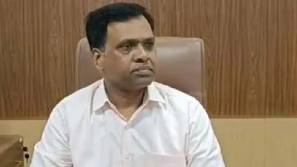 रीवा में कलेक्टर की सवारी वाली बस निकली बिना फिटनेस-परमिट, जांच के बाद हुई सीज रीवा में कलेक्टर की सवारी वाली बस निकली बिना फिटनेस-परमिट, जांच के बाद हुई सीज