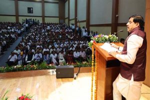 अंतिम पंक्ति में खड़े व्यक्ति की आवाज भी उतनी ही महत्वपूर्ण है, जितनी अग्रिम पंक्ति में खड़े व्यक्ति की
