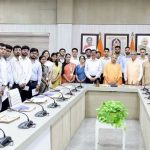 मुख्यमंत्री योगी से मिले प्रदूषण नियंत्रण बोर्ड में नवचयनित 40 अधिकारी
