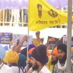 दरबार साहिब में अमेरिकी राजदूत की मौजूदगी के दौरान खालिस्तानी झंडे लहराए दरबार साहिब में अमेरिकी राजदूत की मौजूदगी के दौरान खालिस्तानी झंडे लहराए