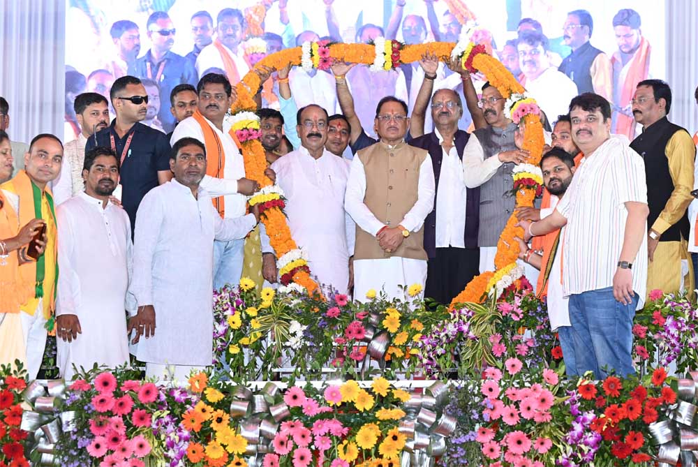 नगर निगम बीरगांव को बड़ी सौगात : 135 करोड़ रुपये से अधिक के विकास कार्यों का लोकार्पण-भूमिपूजन, लगभग 110 करोड़ रुपये के नए विकास कार्यों की घोषणा