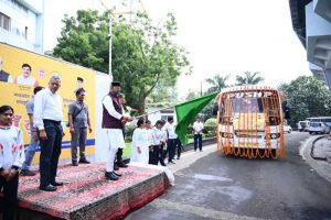 “माँ तुझे प्रणाम” योजना के तहत भ्रमण के लिये आए युवाओं से किया संवाद “माँ तुझे प्रणाम” योजना के तहत भ्रमण के लिये आए युवाओं से किया संवाद