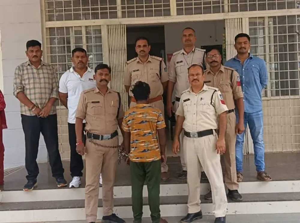 हत्या के मामले में 5 साल से फरार आरोपी इटारसी से गिरफ्तार, रीठी पुलिस ने रेलवे स्टेशन के पास दबोचा, चरसलाल की हत्या कर फरार हो गया था आरोपी