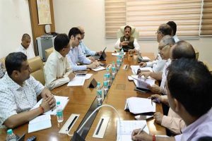 उप मुख्यमंत्री  शुक्ल ने मंत्रालय में स्वास्थ्य अधोसंरचनाओं के निर्माण कार्यों की प्रगति की समीक्षा की