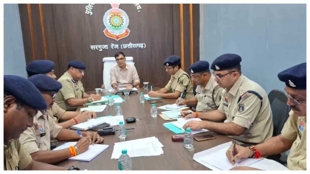 हथियारबाजी और चाकूबाजी पर अंबिकापुर IG सख्त, बोले- बदमाशों पर कसें नकेल