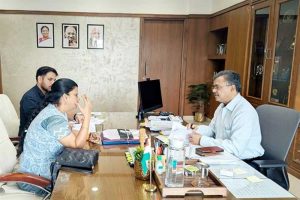 मुख्य सचिव  बर्णवाल से मिलीं बाल अधिकार आयोग की अध्यक्ष डॉ. शर्मा