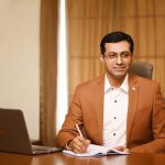 एक विचार और कार्यशैली की यात्रा गुजरात से विकसित भारत तक—संकल्प, निर्णय और जनभागीदारी