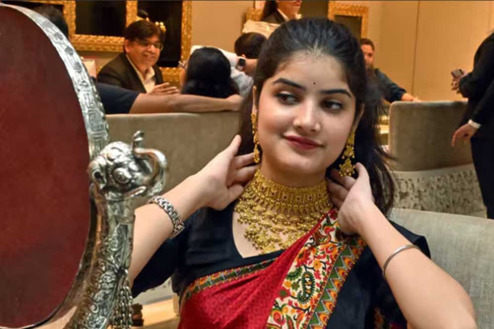 Gold-Silver Price: सोने में बड़ी गिरावट, चांदी भी रिकॉर्ड हाई से ₹1.83 लाख नीचे; क्या है नया रेट?