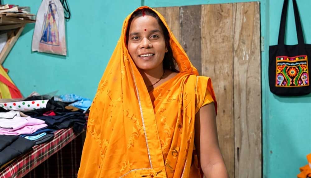रटगा की सोनू देवी अपने हुनर से परिवार की आर्थिक मजबूती में निभा रहीं भूमिका रटगा की सोनू देवी अपने हुनर से परिवार की आर्थिक मजबूती में निभा रहीं भूमिका