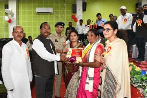 शिक्षक केवल पाठ्यक्रम पूरा कराने वाला नहीं, बल्कि पीढ़ी का निर्माता- रामविचार नेताम