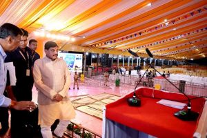 मुख्यमंत्री डॉ. यादव ने दशहरा मैदान पहुंचकर देखीं व्यवस्थाएं मुख्यमंत्री डॉ. यादव ने दशहरा मैदान पहुंचकर देखीं व्यवस्थाएं