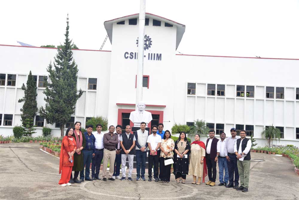 CSIR-IIIM जम्मू की वैज्ञानिक गतिविधियों से रूबरू हुआ मीडिया दल, सुचेतगढ़ सीमा चौकी का लिया जायजा