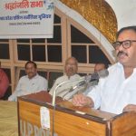 वधेश द्विवेदी को पत्रकारों ने श्रद्धा सुमन अर्पित किए