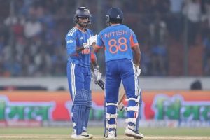 IND vs NZ 2nd T20: 70 रन पर 5 विकेट गंवाने के बाद भारत की धमाकेदार वापसी, तिलक वर्मा ने जड़ा नाबाद अर्धशतक