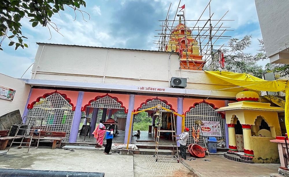 Navratri 2026: महाराष्ट्र के रिजर्व माता मंदिर में उमड़े श्रद्धालु, जानें 1853 से जुड़ी अनोखी कहानी